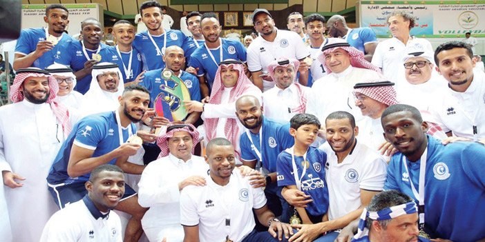  أبطال الدوري بعد التتويج