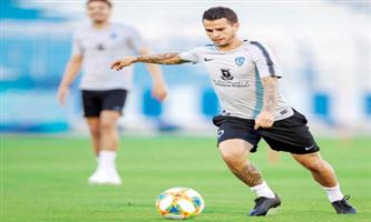 الهلال ينهي الإعداد لمواجهة الاستقلال آسيويا.. وعطيف شارك في التدريبات الجماعية 