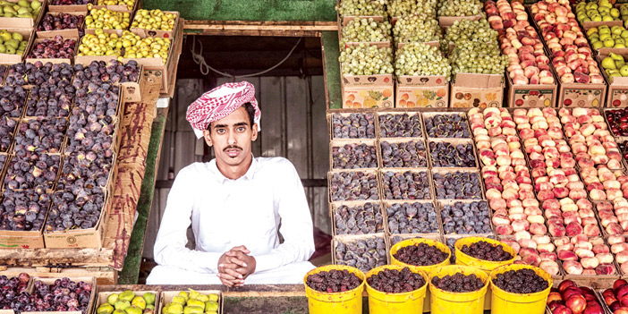  تتميز الطائف بفواكهها الصيفية التي تجذب السياح/تصوير - سوسن ظاهر