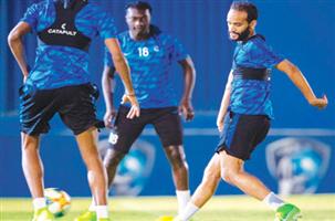 الهلال يغادر إلى جدة اليوم ويجهز عطيف للأهلي 