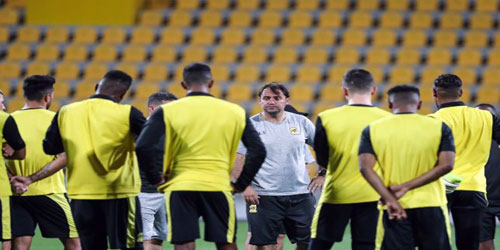 الاتحاد أنهى تحضيراته لمواجهة الهلال والرئيس يرصد مكافأة خاصة لتحقيق الفوز 