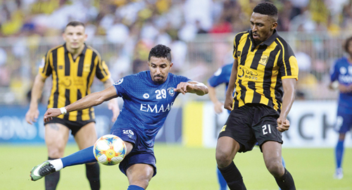  الهلال والاتحاد يؤجلان الحسم إلى الإياب