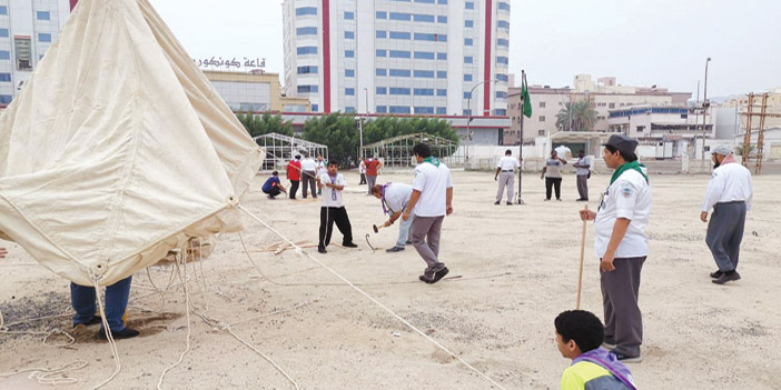 قادة كشافة مكة يتدربون على مهارات الملاحة البرية 