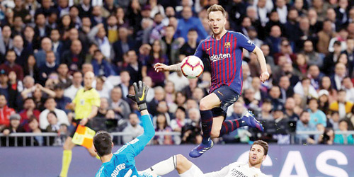   اليوم الكلاسيكو الأهم في العالم بين برشلونة وغريمه ريال مدريد