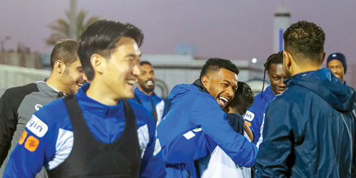  الطابع الترفيهي غلب على مران الهلال الرئيس أمس