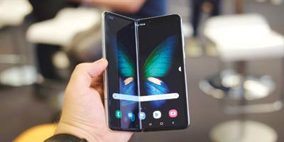 هاتف Galaxy Fold 2 قد يأتي بكاميرا مدمجة تحت الشاشة 