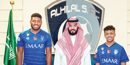  العبدان والغامدي مع رئيس الهلال بعد التوقيع