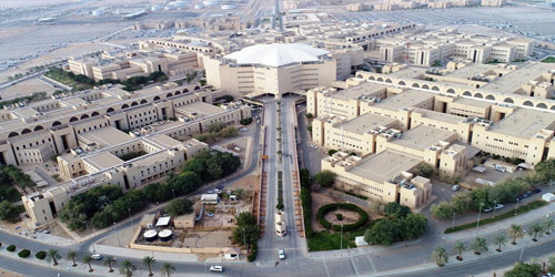 جامعة القصيم تطرح عددًا من المزايدات والفرص الاستثمارية داخل منشآتها 