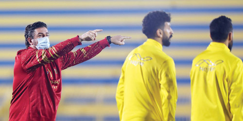  فيتوريا عاد لقيادة النصر