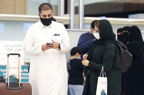 عبر جميع المنافذ البرية والبحرية والجوية في المملكة 