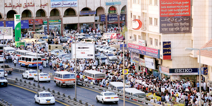  شارع البطحاء... تجمع كبير للعمالة