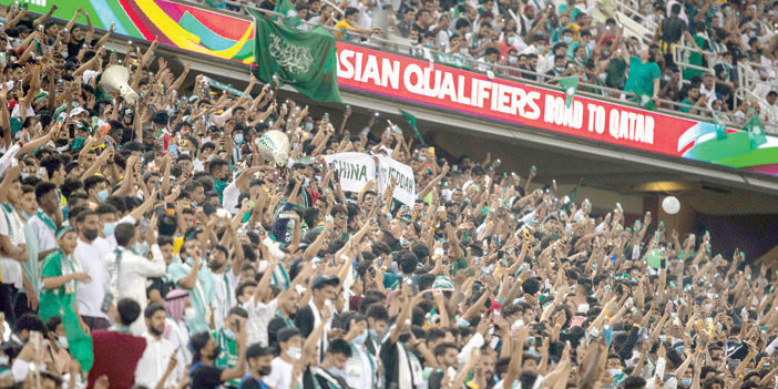  جانب من الحضور الجماهيري الغفير لمساندة المنتخب