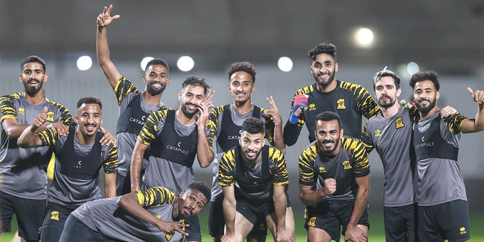 كورنادو والصحفي يعودان للاتحاد والإدارة تحفز اللاعبين بالمكافآت لتجاوز الشباب 