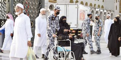 رجال الأمن.. صور مشرفة في خدمة ضيوف المسجد النبوي 