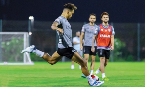 المفرج يغادر الخميس إلى قطر تمهيدا لجراحة الرباط الصليبي 