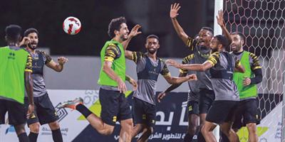 الاتحاد مكتمل الصفوف أمام الهلال في مواجهة من العيار الثقيل 