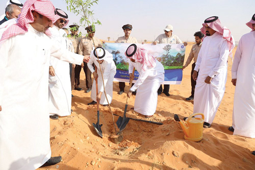  المحافظ يدشن المبادرة