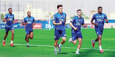 دياز يبدأ تطبيق برنامج اليوم الكامل على لاعبي الهلال 