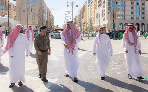  أمير منطقة المدينة خلال جولته التفقدية