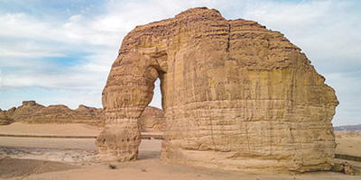 «جبل الفيل».. معلم سياحي فريد يجذب زوار العلا 