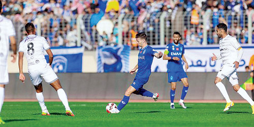 من مباراة سابقة بين الهلال والطائي