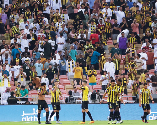 الاتحاد يبتعد بصدارة الدوري