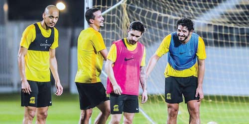 حجازي يشعل تدريبات الاتحاد والعبود يعود بعد مغادرة نونو 