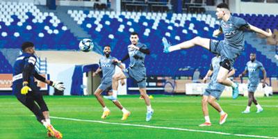 بطل الدوري ينهي تحضيراته للنصر بمران فني منوع 