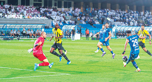 160 مباراة جمعت الهلال والاتحاد.. والأفضلية هلالية