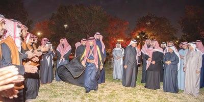 الأمير خالد بن سعود يزور مهرجان  «شتاء تبوك» 